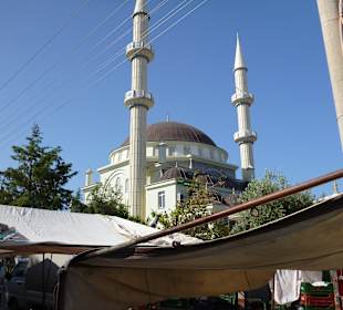 Basar Wochenmarkt Moschee