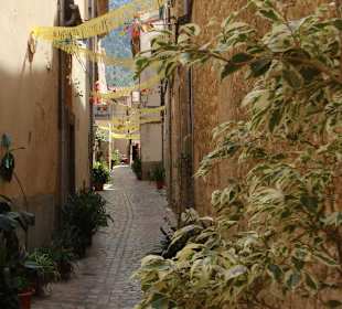 Selbst die kleinsten Gassen sind geschmückt