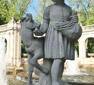 Beim Märchenbrunnen im Volkspark Friedrichshain