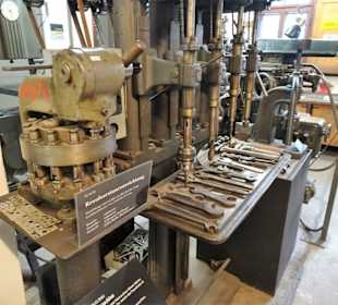 Rundgang durch die Hallen der Gesenkschmiede