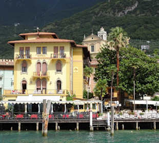 Seeblick auf das Restaurant Hotel Malcesine