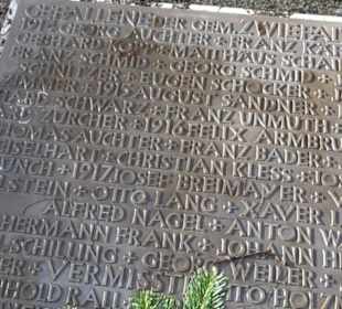 Gefallenen-Denkmal am Münsterplatz