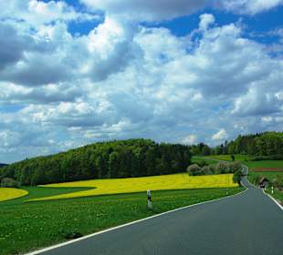Entlang der romantischen Burgenstraße Fränkischen Schweiz
