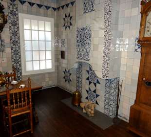 Kapitänszimmer mit friesischen Kacheln