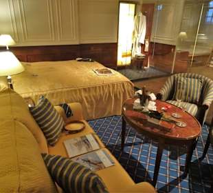 In der Kabine eines Segelkreuzfahrtschiffes