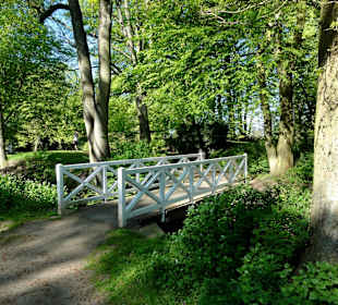 Spaziergang durch den Park Höpkensruh