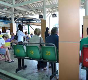 Fahrt auf dem Chao Phraya Fluss Bangkok