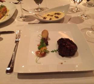Angus Filet Mignon mit getrüffelter Polenta