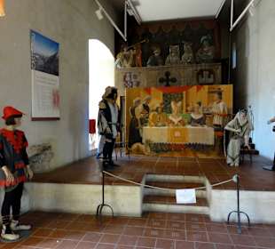 Gestellte Szene im Prunksaal des Schlosses