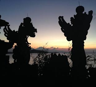 Sonnenuntergang am Monkey-Tempel (Pemuteran)