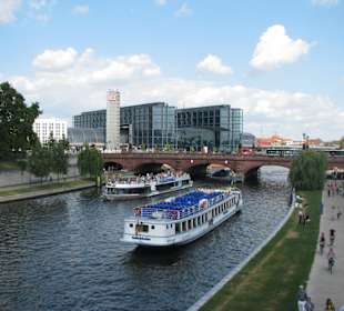 Blick von der Brücke zum Hauptbahnhof