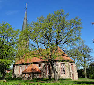 Außenansicht der Peter-und-Paul-Kirche