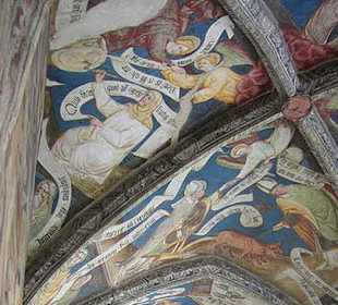 Wundervoll bemalte Fresken