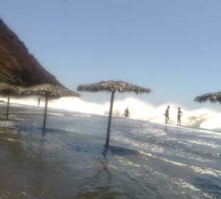 Plaża z wielkimi falami