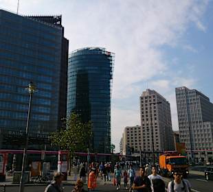 Nach ca 5 Minuten erreicht man den Potsdamer Platz vom bis B