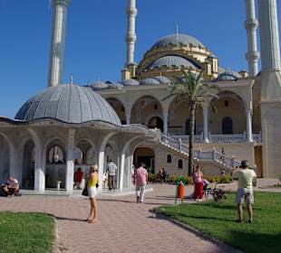 Side: Bauernmarkt und Flussbootsfahrt in Manavgat