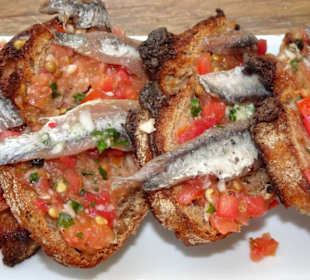 Pan Tomate mit Anchois im La Paëlla de la Mer