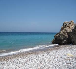 Spaziergang am Felsenstrand in Rhodos!