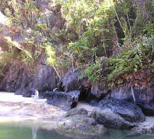 Felsen am Flußauslauf
