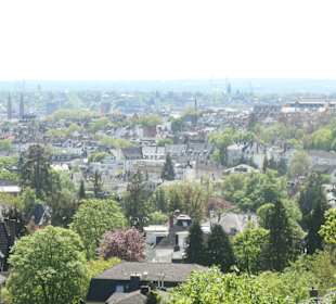 Blick vom Vorplatz der Russisch-Orthodoxen-Kirche
