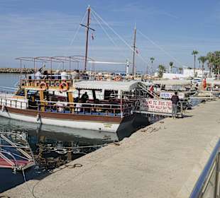 Kutter am Hafen Side