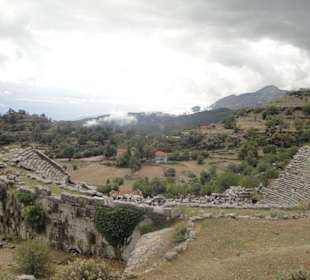 Das zerstörte Amphitheater von Selge