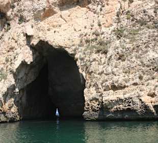 Höhle zum offenen Meer