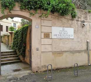 Eingang zum Museo Archeologico Nationale