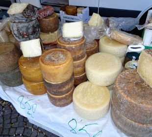 Rundgang über den Wochenmarkt von Tempio Pausania