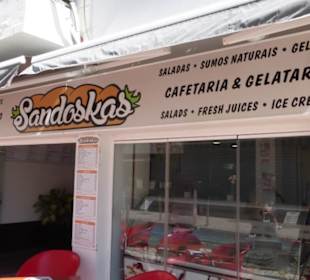 Pause im Café / Eisdiele / Restaurant Sandoskas