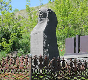 Friedhof Haghpat - Grabstatue