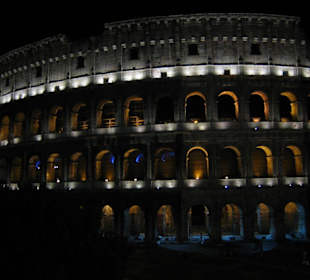 Colosseum bei Nacht