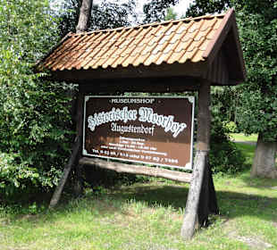 Eingangsschild zum Historischen Moorhof