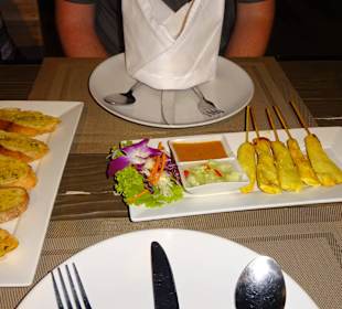 Knobi Brot & Satee Spieße