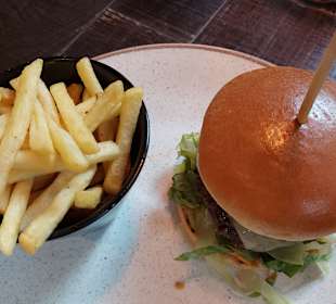 Classic Beefburger mit Fries