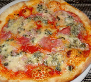 Die Pizza Gorgonzola im Restaurant Gargano