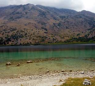 Der Kournas-See (griechisch λίμνη κουρνά)