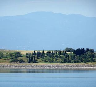 Der See mit dem Canigou im Hintergrund