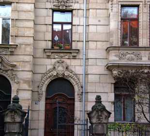 Hauseingang mit Pfostenbau