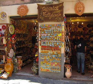 Kleines Geschäft in einer Gasse in Tropea