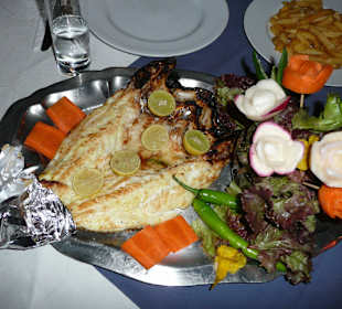 Seabass vom Holzkohlengrill