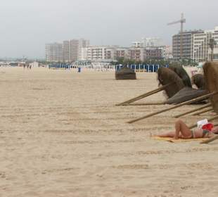 Schöner Strand mit übertriebener Bebauung