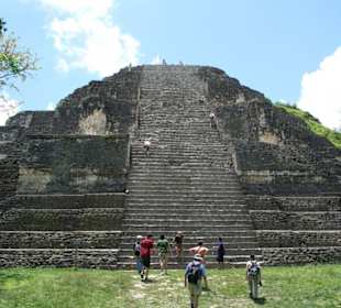 Pyramide in Tikal