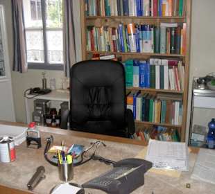 "Schreibtisch des Dr. Gruber"