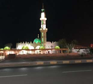 Moschee außerhalb der Anlage 