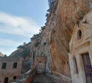 Ruinen des Kloster Katholiko