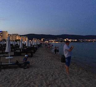 Sonnenstrand beim Bikini Beach