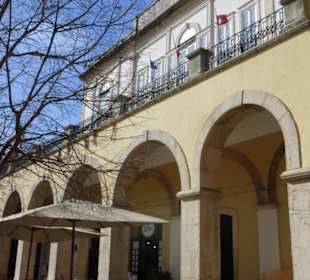 Das Rathaus am Praça do Município in Silves