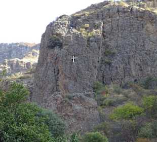 Vor dem Kloster