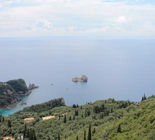 Paleokastritsa  ze  wzgórza